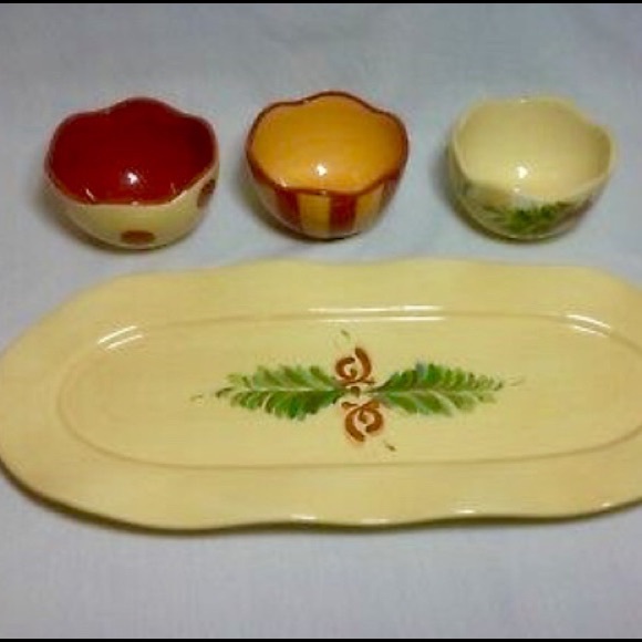 Southern Living At Home Other - SLAH Siena Tidbit Bowls Set of 3 with Tray EUC